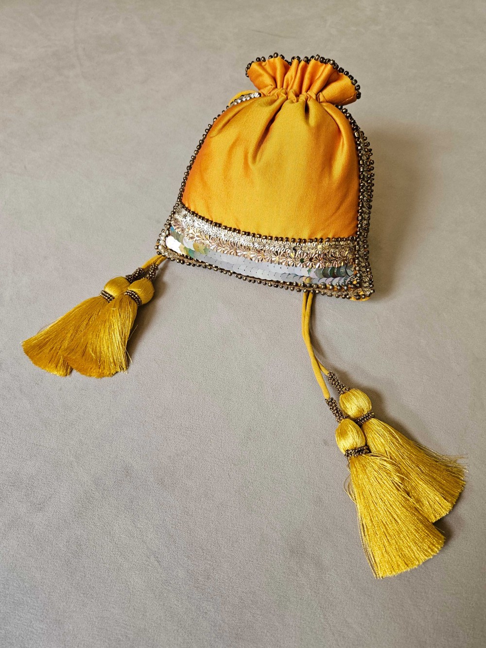 The Von-Mod Border Bag