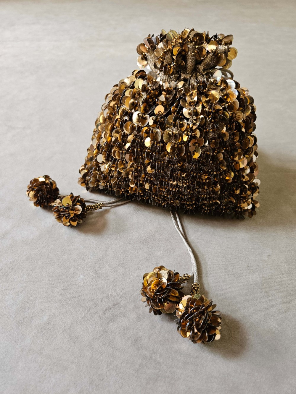 The mini Golden Queen Bag