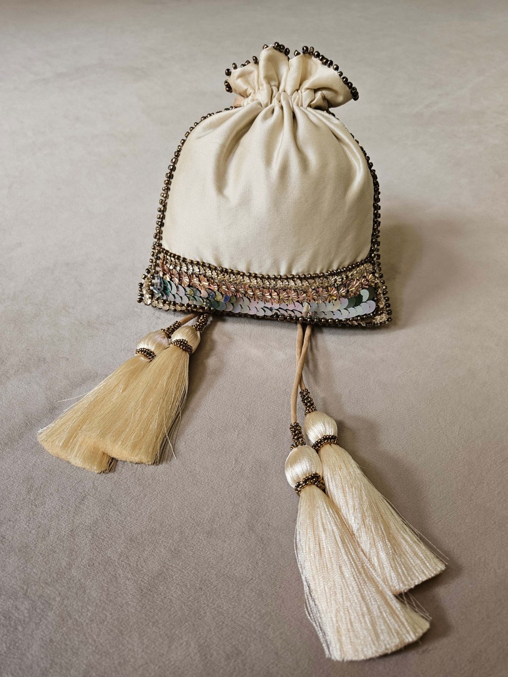 The Von-Mod Border Bag