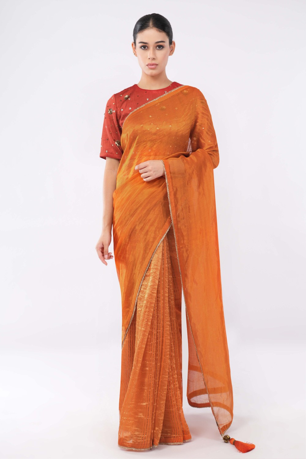 The Poetess Sari